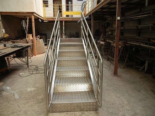 Escada em Aço Inox